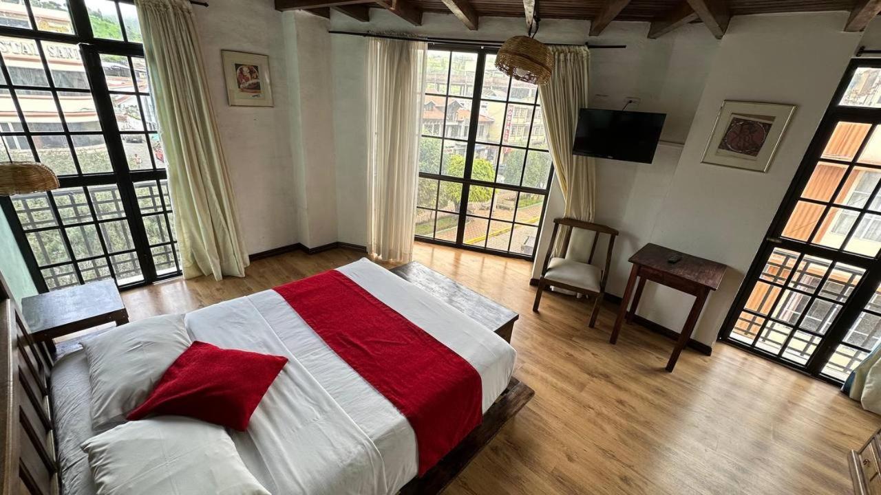 Hotel Noris אלאוסי מראה חיצוני תמונה