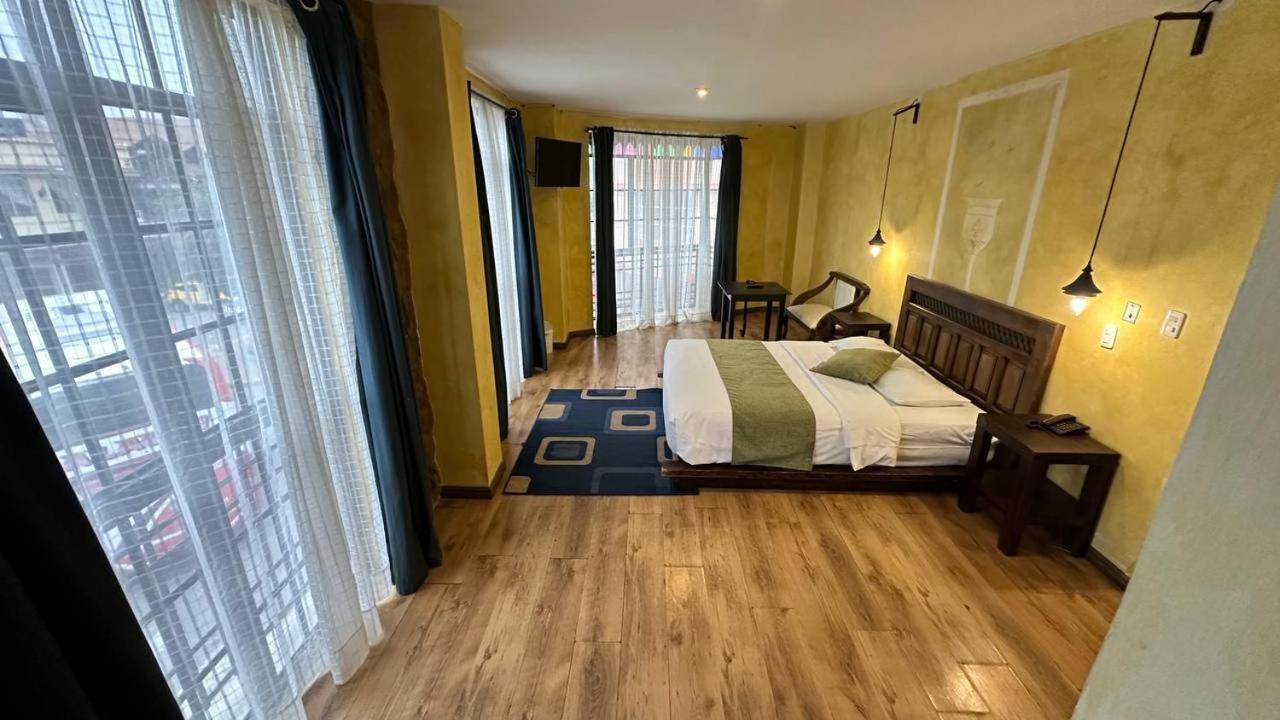 Hotel Noris אלאוסי מראה חיצוני תמונה
