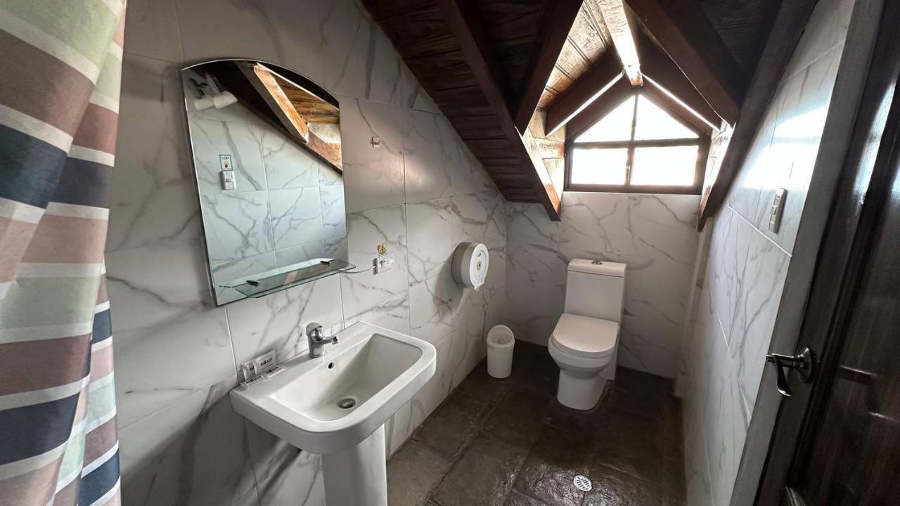 Hotel Noris אלאוסי מראה חיצוני תמונה