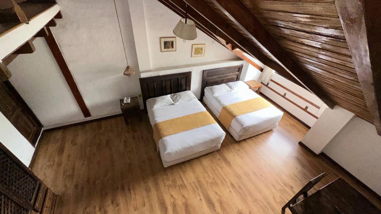 Hotel Noris אלאוסי מראה חיצוני תמונה